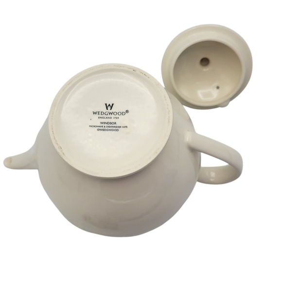 Vintage Windsor Teapot by Wedgwood England Porcelain Embossed Ribs & Dots Cream - Picture 7 of 12